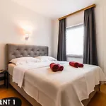 Apartment Maestral *